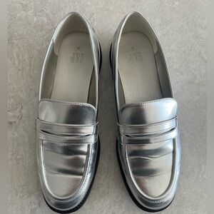 GAP Women's Metallic Silver Flats